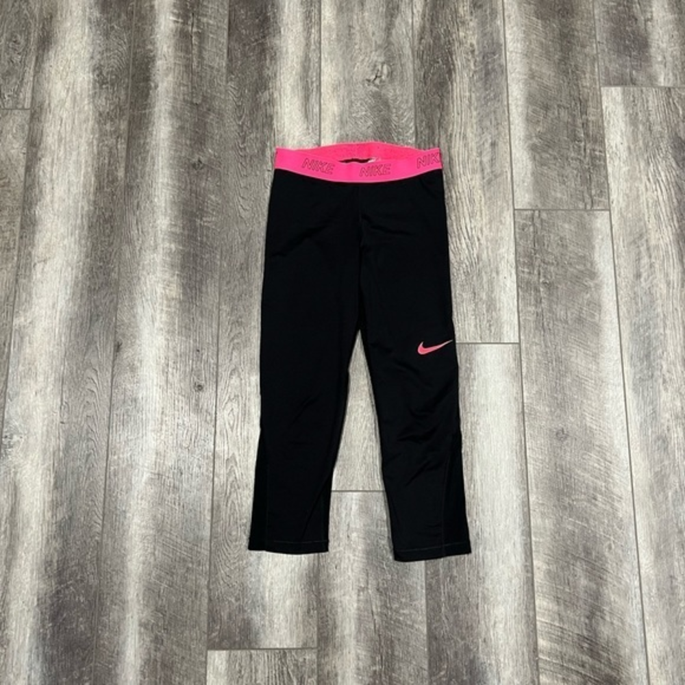 Nike‎ Black Cropped Leggings